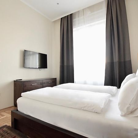 Luxury Apartment By Hi5 - Kiraly Street Suite ブダペスト エクステリア 写真