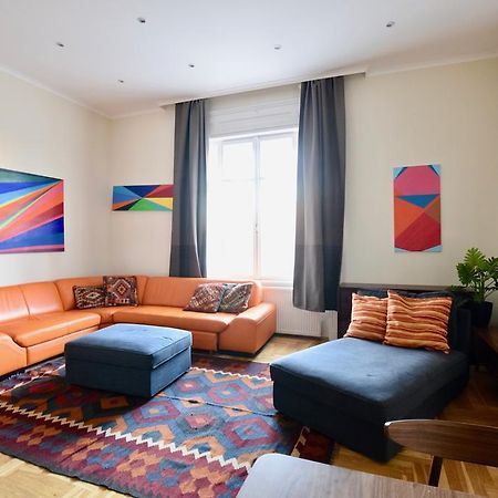 Luxury Apartment By Hi5 - Kiraly Street Suite ブダペスト エクステリア 写真