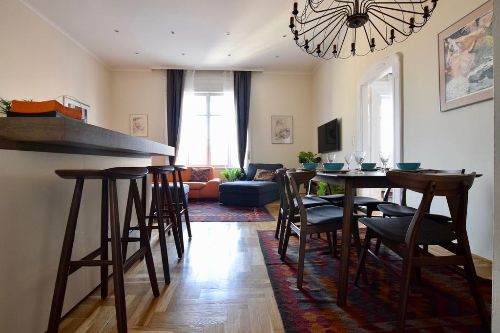 Luxury Apartment By Hi5 - Kiraly Street Suite ブダペスト エクステリア 写真