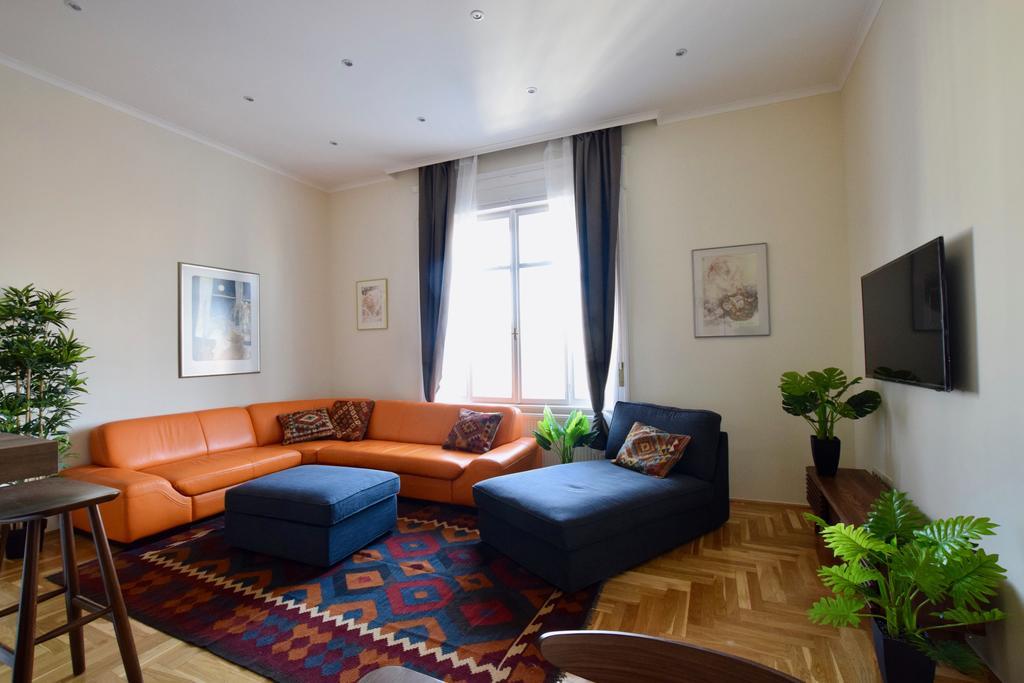 Luxury Apartment By Hi5 - Kiraly Street Suite ブダペスト エクステリア 写真