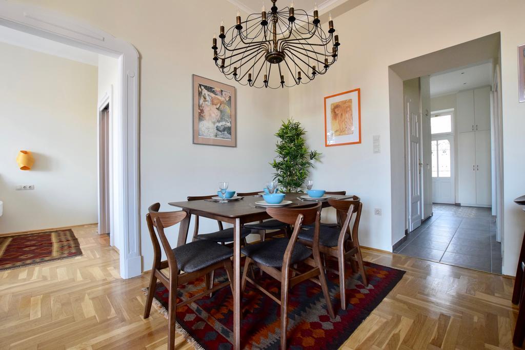 Luxury Apartment By Hi5 - Kiraly Street Suite ブダペスト エクステリア 写真