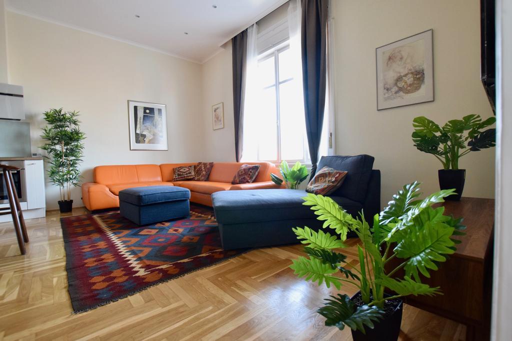Luxury Apartment By Hi5 - Kiraly Street Suite ブダペスト エクステリア 写真