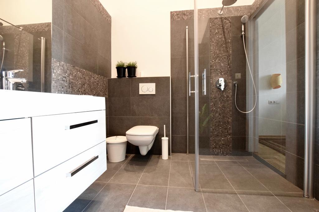 Luxury Apartment By Hi5 - Kiraly Street Suite ブダペスト エクステリア 写真