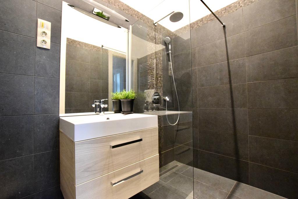 Luxury Apartment By Hi5 - Kiraly Street Suite ブダペスト エクステリア 写真