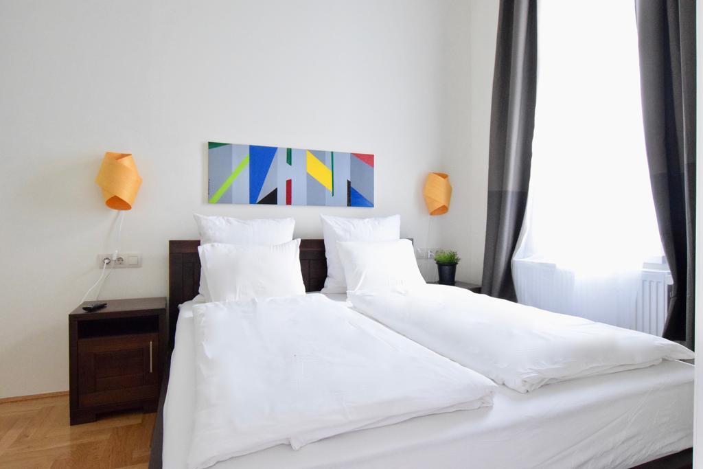 Luxury Apartment By Hi5 - Kiraly Street Suite ブダペスト エクステリア 写真