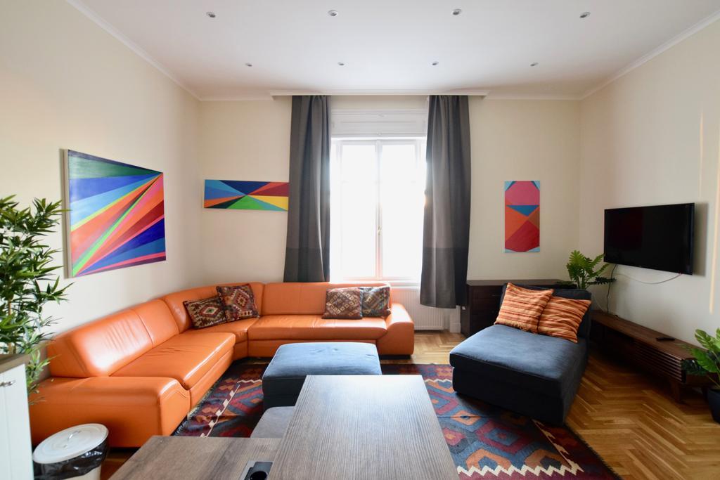 Luxury Apartment By Hi5 - Kiraly Street Suite ブダペスト エクステリア 写真